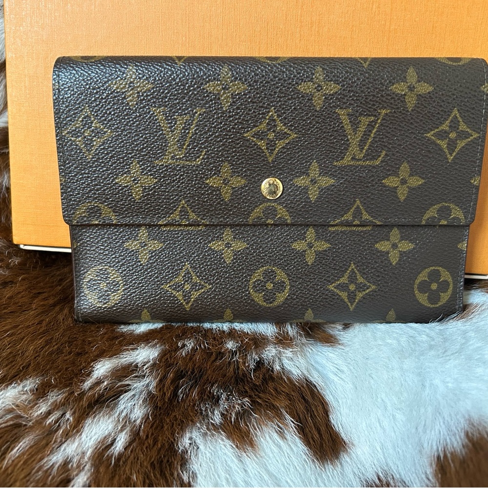 Louis Vuitton passport wallet